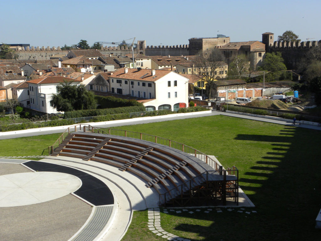 Cittadella, Palazzo Mantegna, campo della Marta e anfiteatro