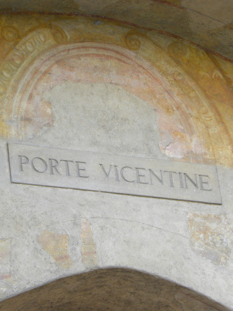 Porta Vicenza, scritta